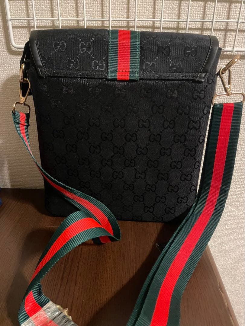 Gucci ショルダーバッグ ブラック GGパターン