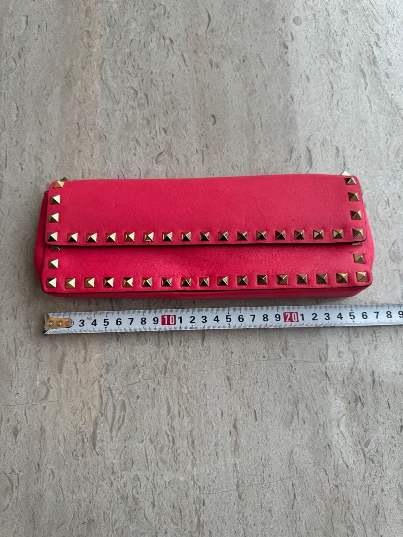 バレンティノ　ロックスタッズ　バングルチェーン付きバッグ