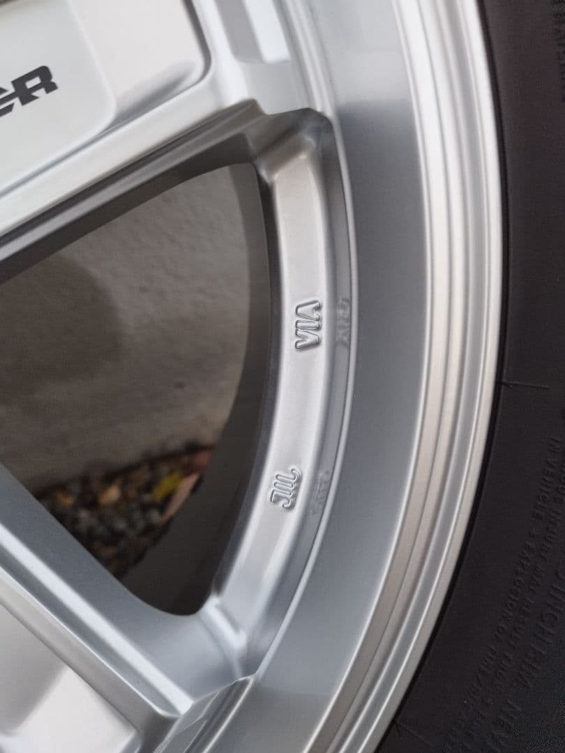 ドログバ ランドクルーザープラド スタッドレス 4本！