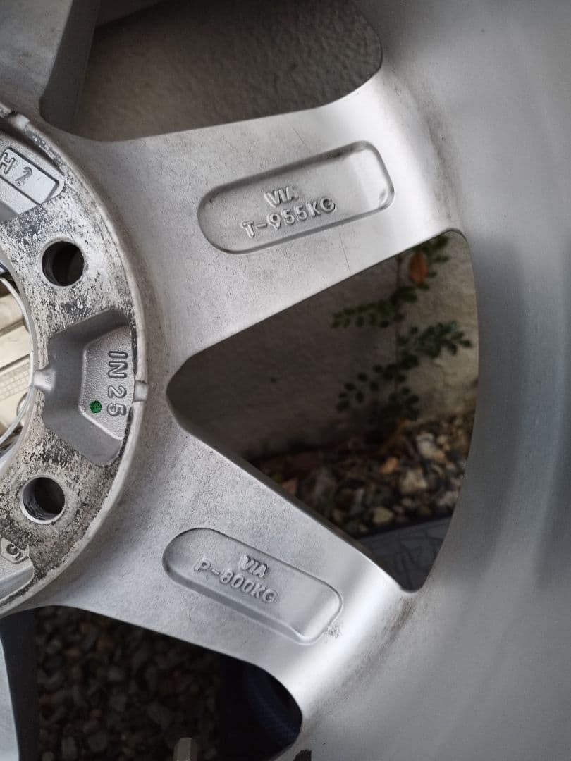 ドログバ ランドクルーザープラド スタッドレス 4本！