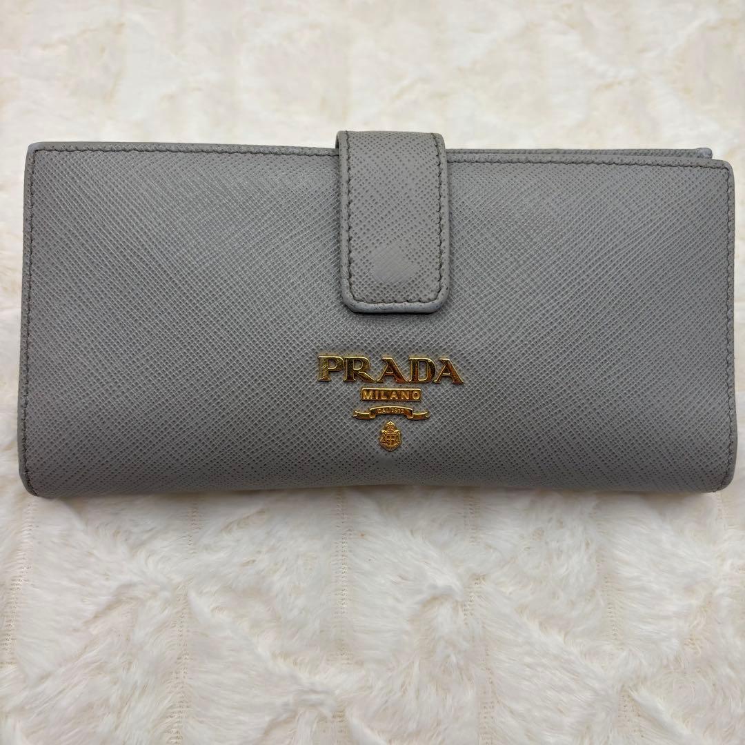 美品　プラダ✨　サフィアーノレザー　長財布　金ロゴ　グレー　ICチップ内蔵