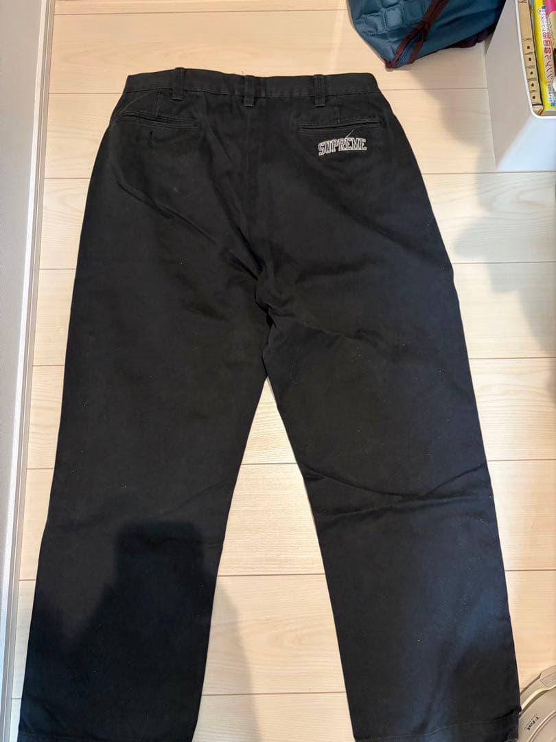 supreme チノパンツ　シュプリーム