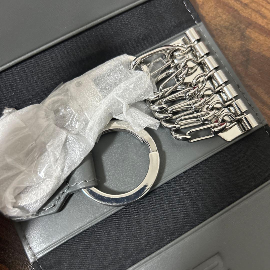 ディーゼル DIESEL レザー キーケース 茶色　X09010 箱付き