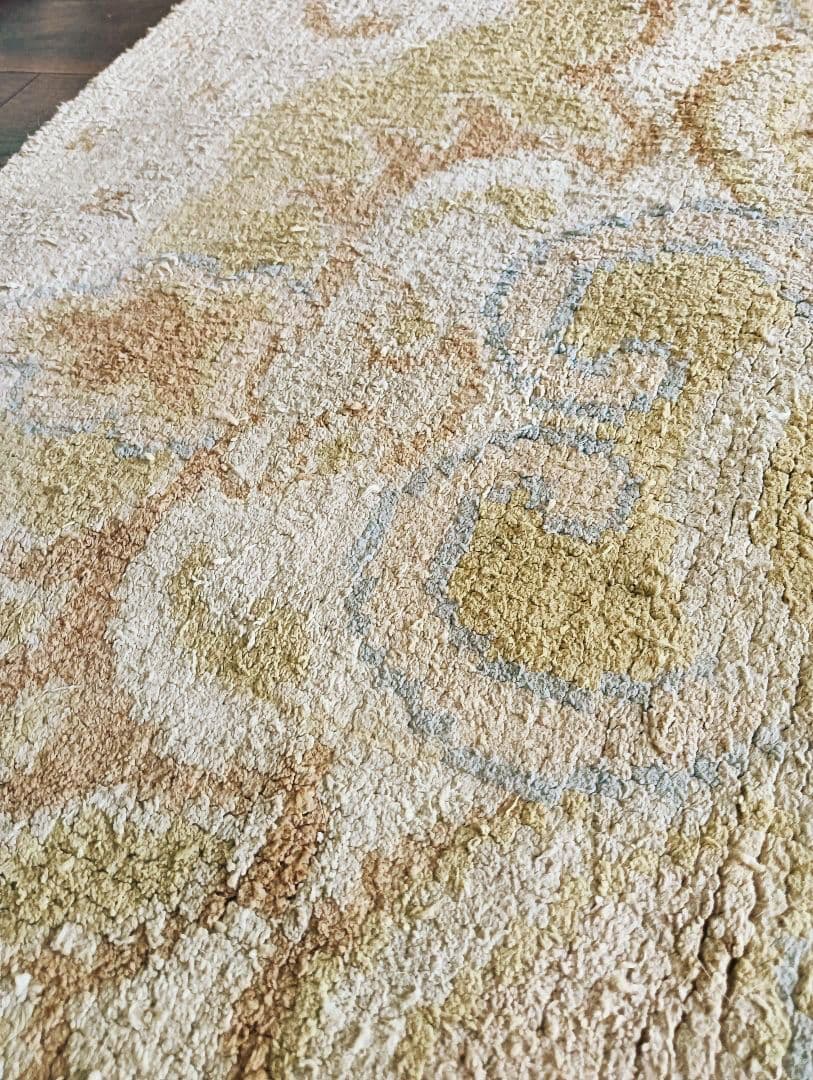 アンティーク緞通　苔色の古びた緞通のラグ　赤穂　堺　鍋島　屋敷　大正ロマン