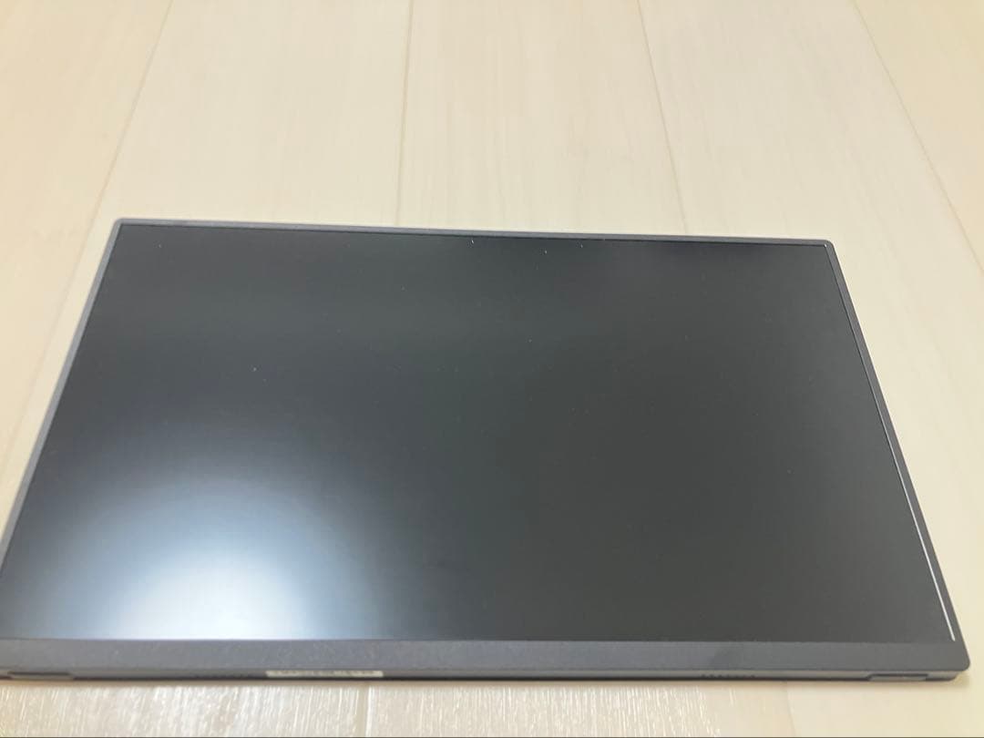USB-C薄型モニター本体