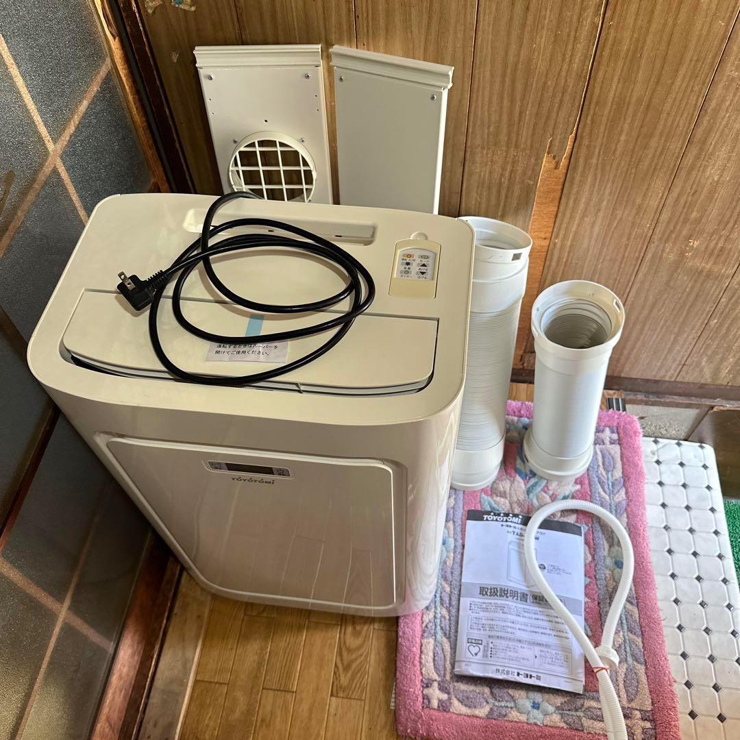 動作品・トヨトミ TAD-22JW 2019年製 スポット冷暖エアコン