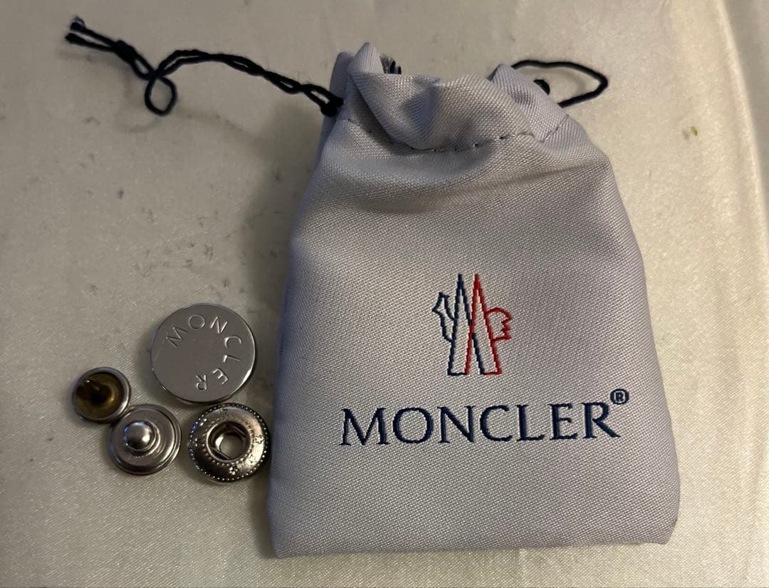 MONCLER（モンクレール）　ダウン