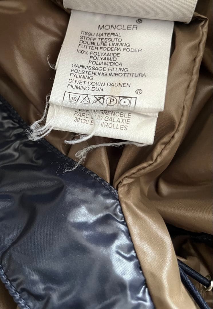 MONCLER（モンクレール）　ダウン