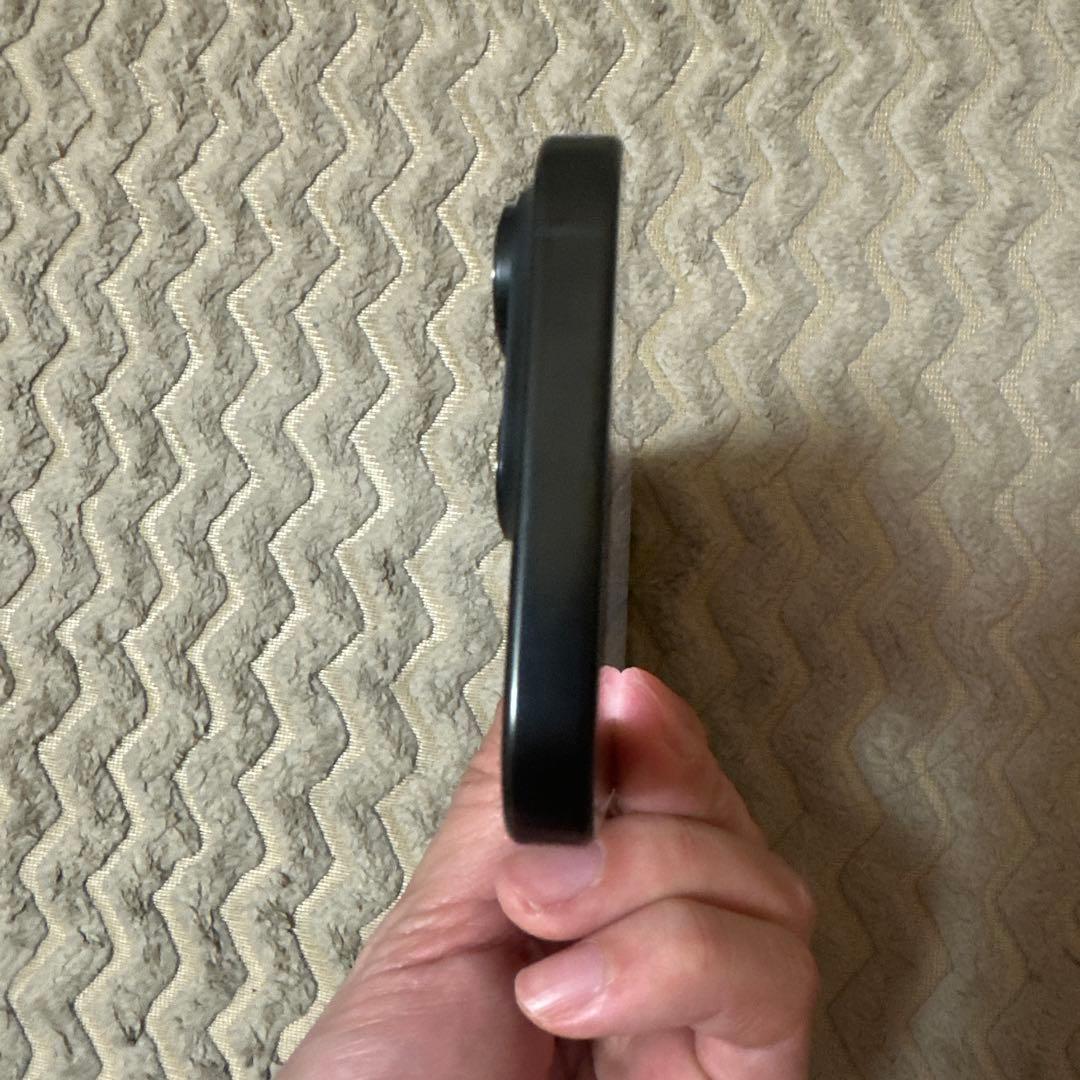 美品 iPhone16 pro 512GB SIMフリー