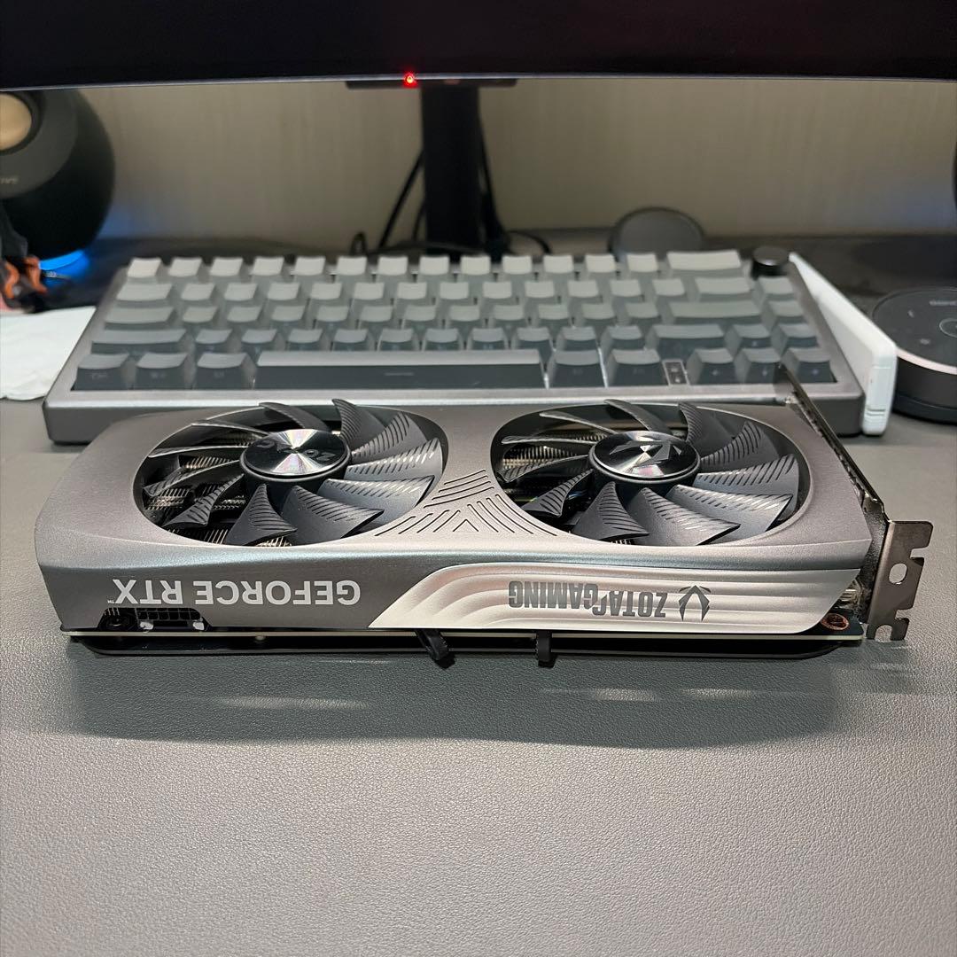 ZOTAC GeForce RTX 4070superグラフィックカード