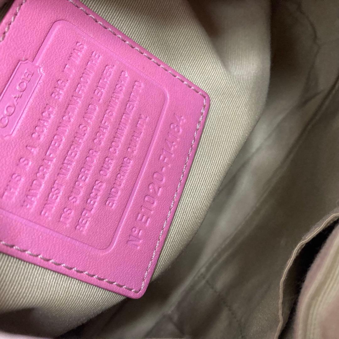 希少色　コーチ　ショルダーバッグ　シグネチャー　キャンバス　ピンク