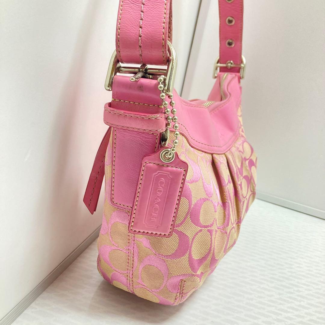 希少色　コーチ　ショルダーバッグ　シグネチャー　キャンバス　ピンク