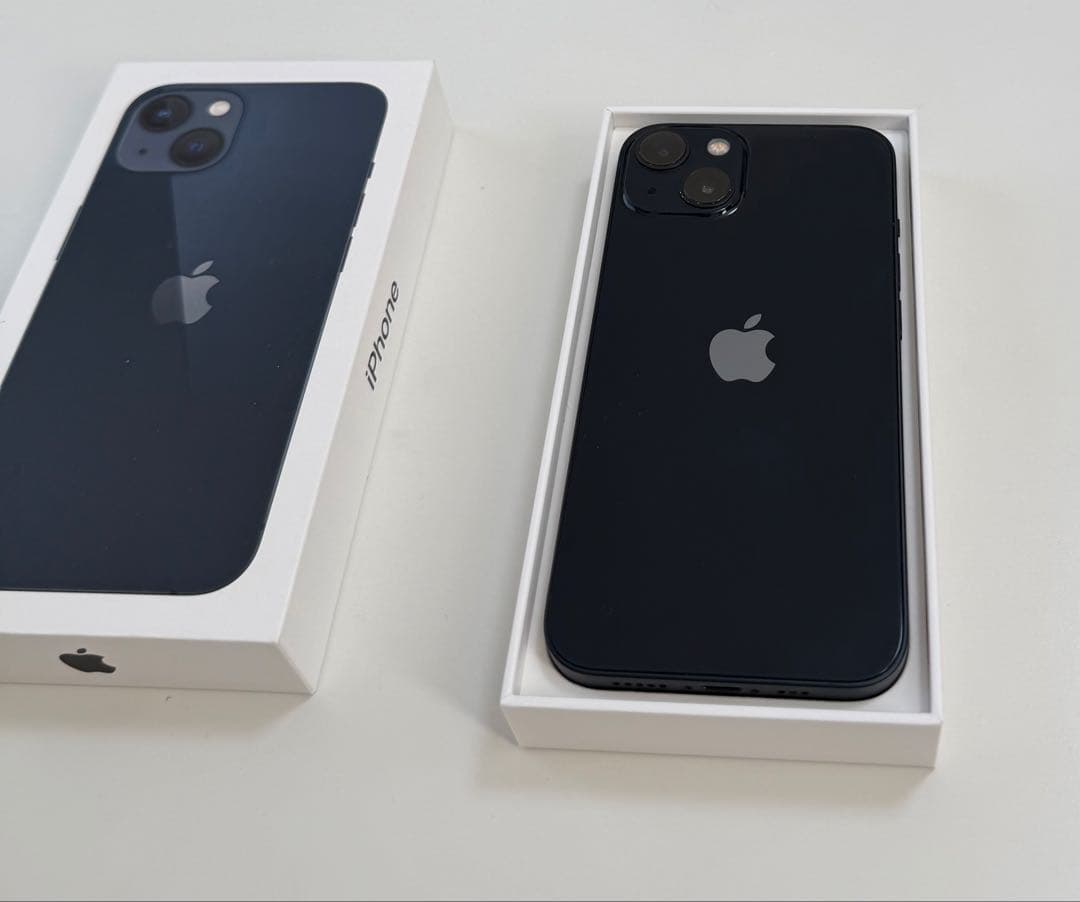 iPhone 13 128GB ブラック SIMフリー☆電池95%／箱あり／美品
