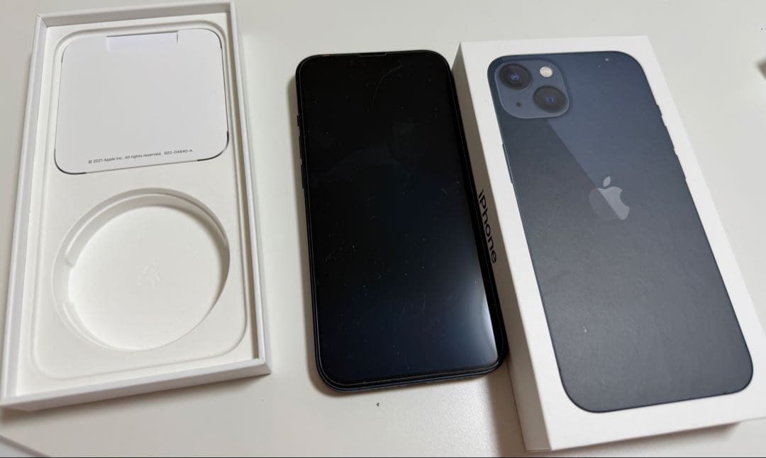 iPhone 13 128GB ブラック SIMフリー☆電池95%／箱あり／美品