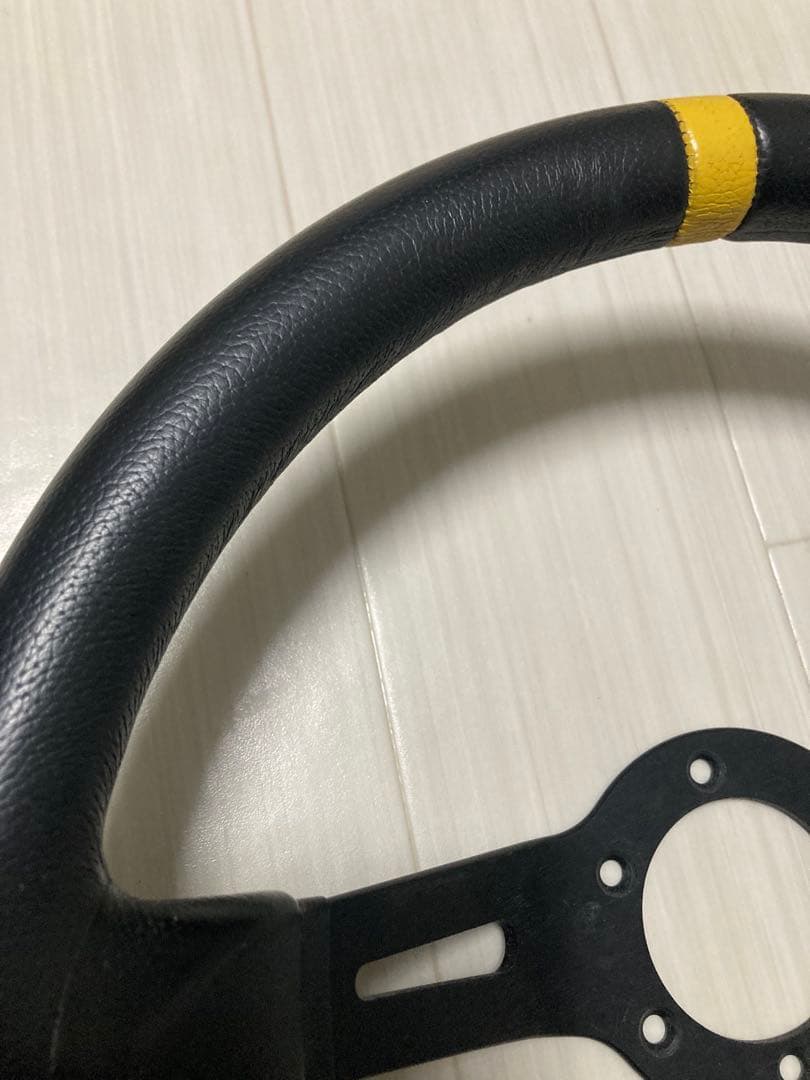 momo ステアリング MOD.08 35Φ レザー/ブラックスポーク