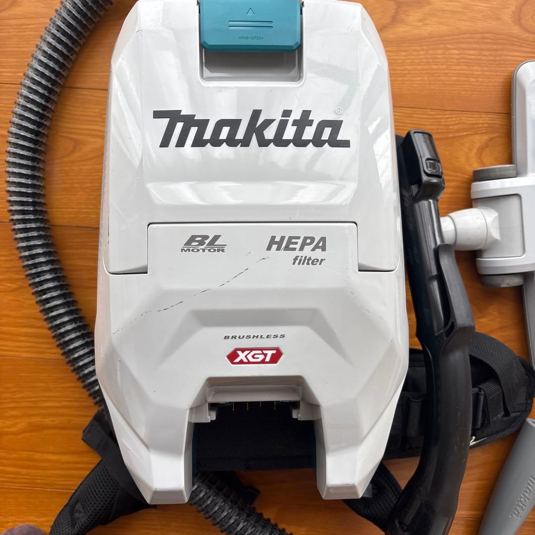 マキタ 充電式背負クリーナ VC008G 本体のみ makita 中古