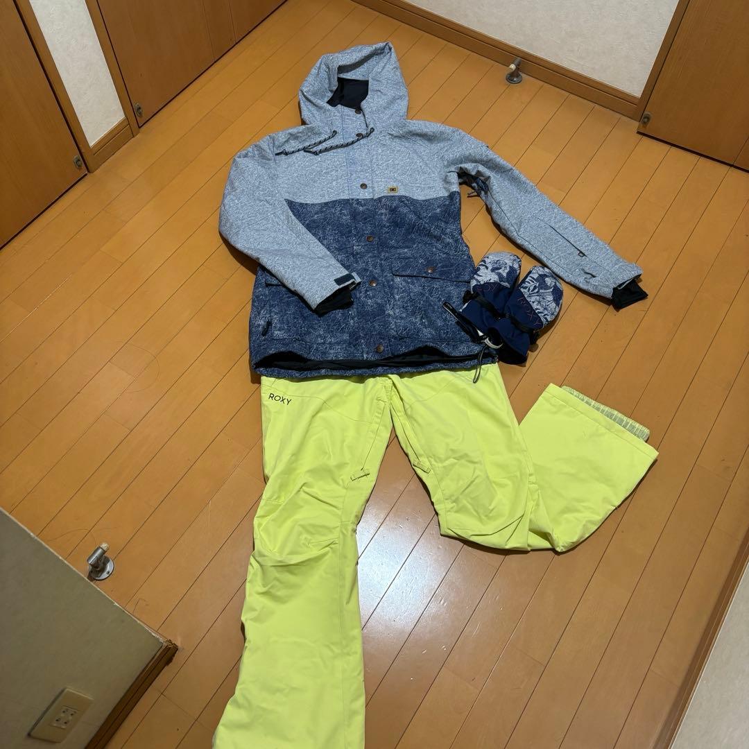 お値下げしました！スノーボードウェアセット　DCシューズ　ROXY