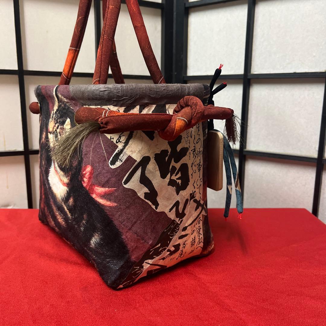 金魚鉢の側の猫 一閑張り バッグ かごバッグ ハンドバッグ 猫 茶トラ キジトラ