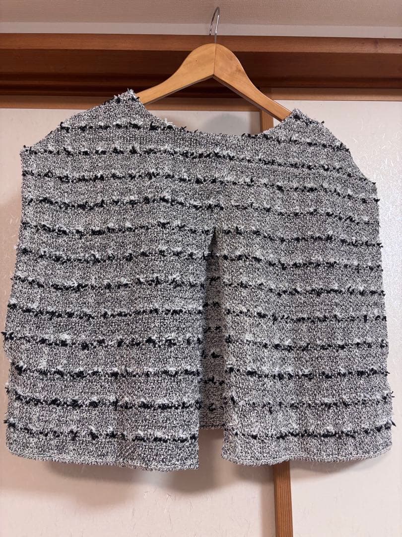 タグ付き新品　ビアズリー ツイードニットポンチョ　定価20,900