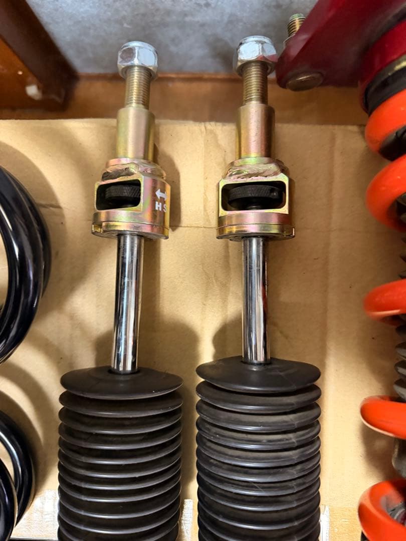 ガチャガチャ売ります^_^ 　80ハリアー Largus 車高調