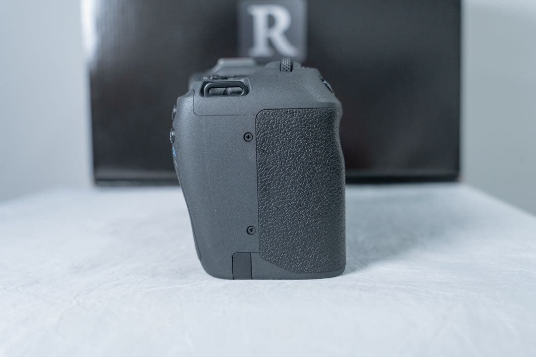 【美品】『シャッター回数3000回以下】EOS RP 本体＋レンズセット