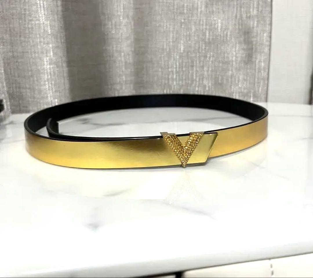 Louis Vuitton ゴールド V字型ベルト