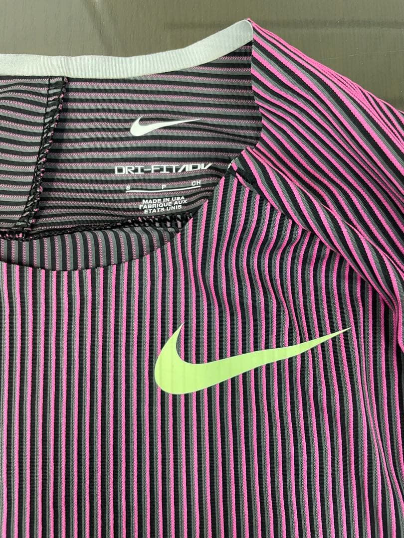 Nike エアロスイフト シャツ S