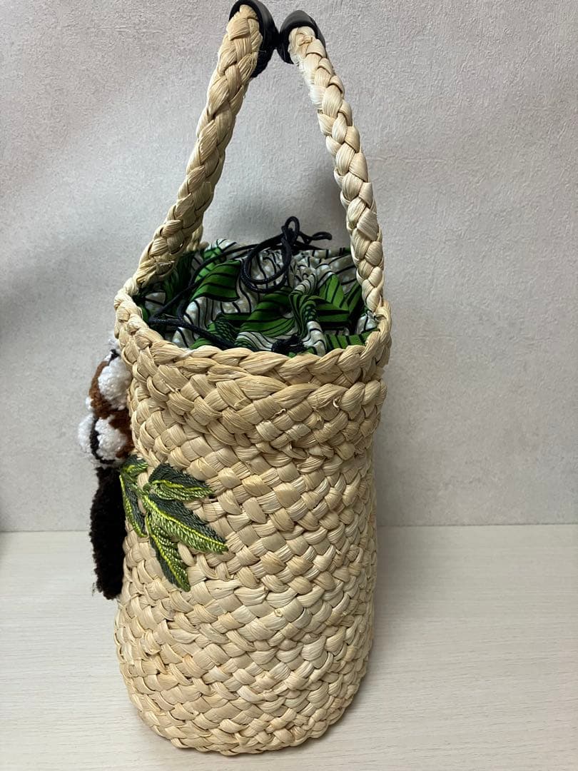 【極美品】イアパピヨネ earPAPILLONNER かごバッグ レッサーパンダ