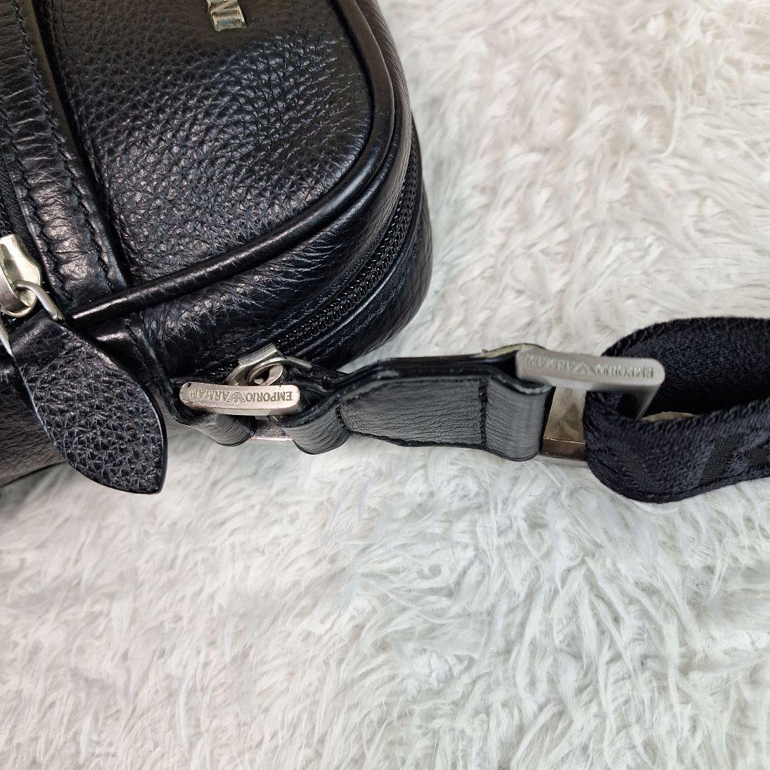 エンポリオアルマーニ　ショルダーバッグ　レザーシボ加工　シルバーロゴプレート　黒