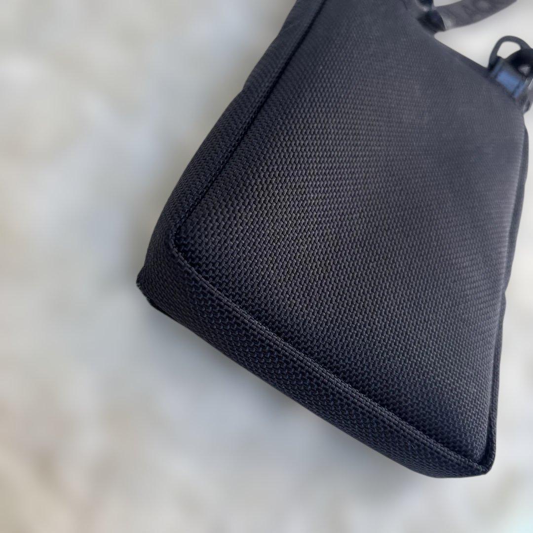 【BLACK LABEL】ブラック チェック柄 ミニショルダーバッグ　サコッシュ