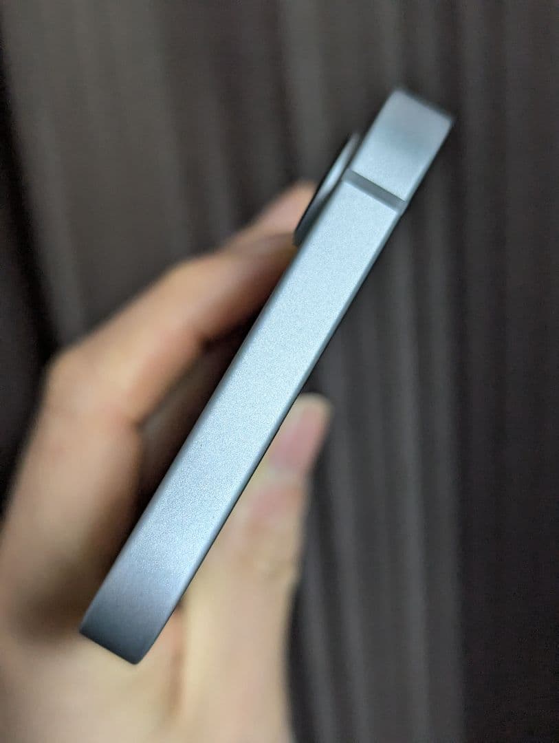 未使用に近い IPhone 16e 128GB ホワイト（日本版）