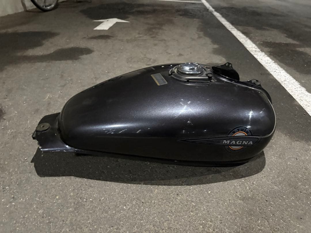 MAGNA マグナ250 純正タンク　黒
