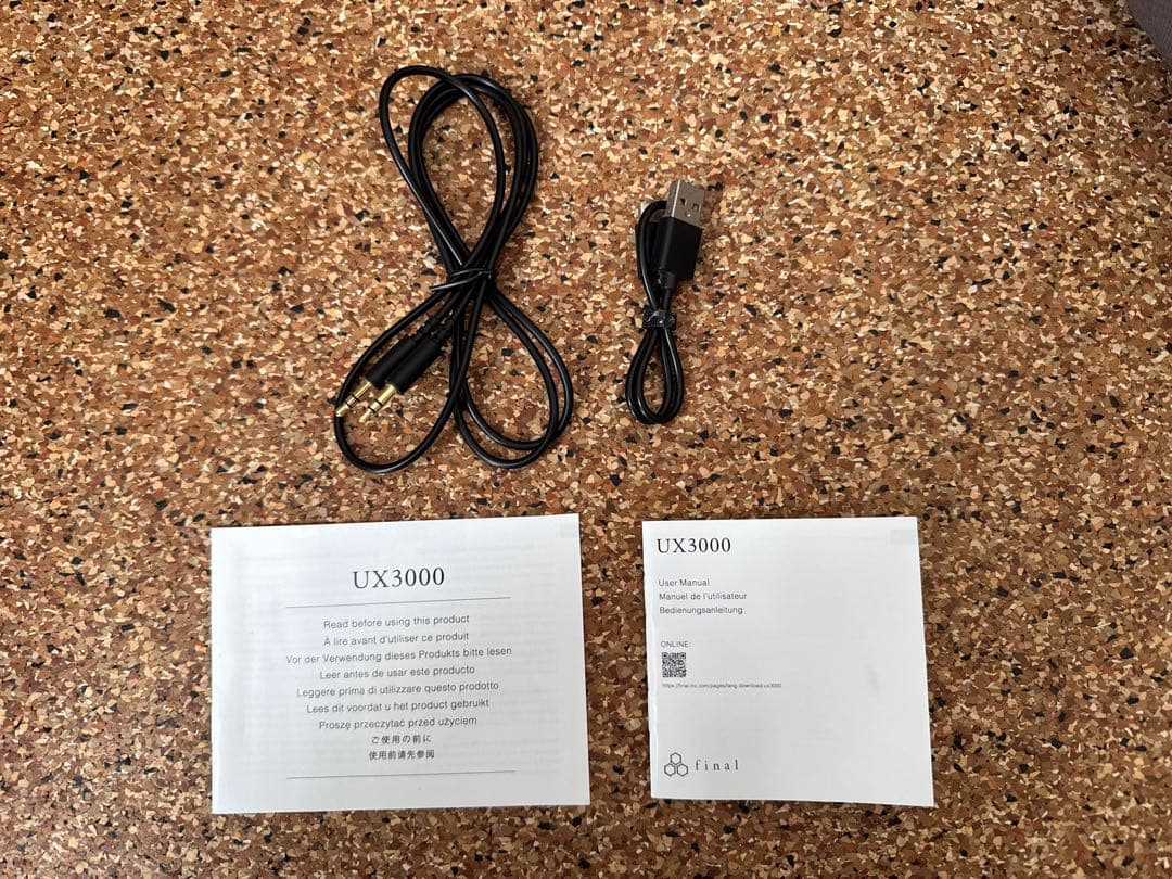 final UX3000 ヘッドホンスタンド付き　ノイズキャンセリング