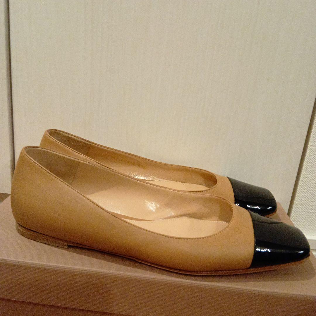 N*l様 ★美品★Gianvito Rossi ベージュと黒のフラットシューズ