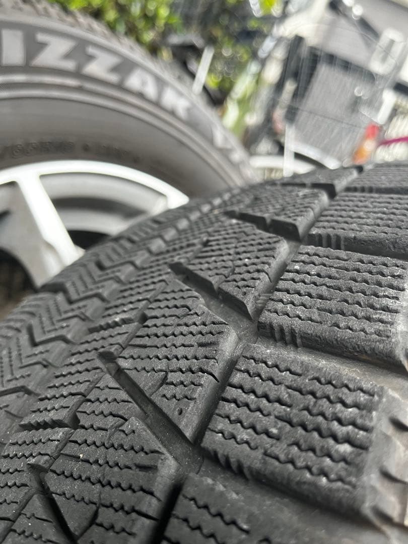 アルファード　スタッドレス　BLIZZAK 16インチアルミセット