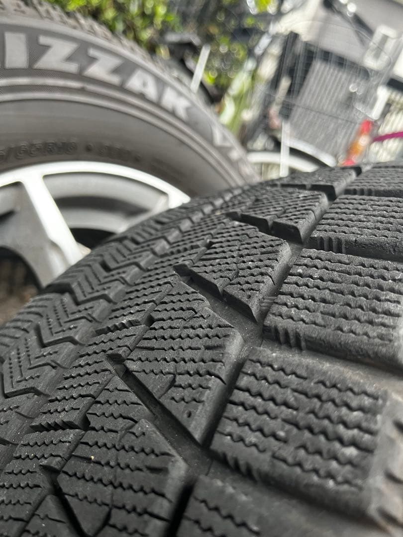 アルファード　スタッドレス　BLIZZAK 16インチアルミセット