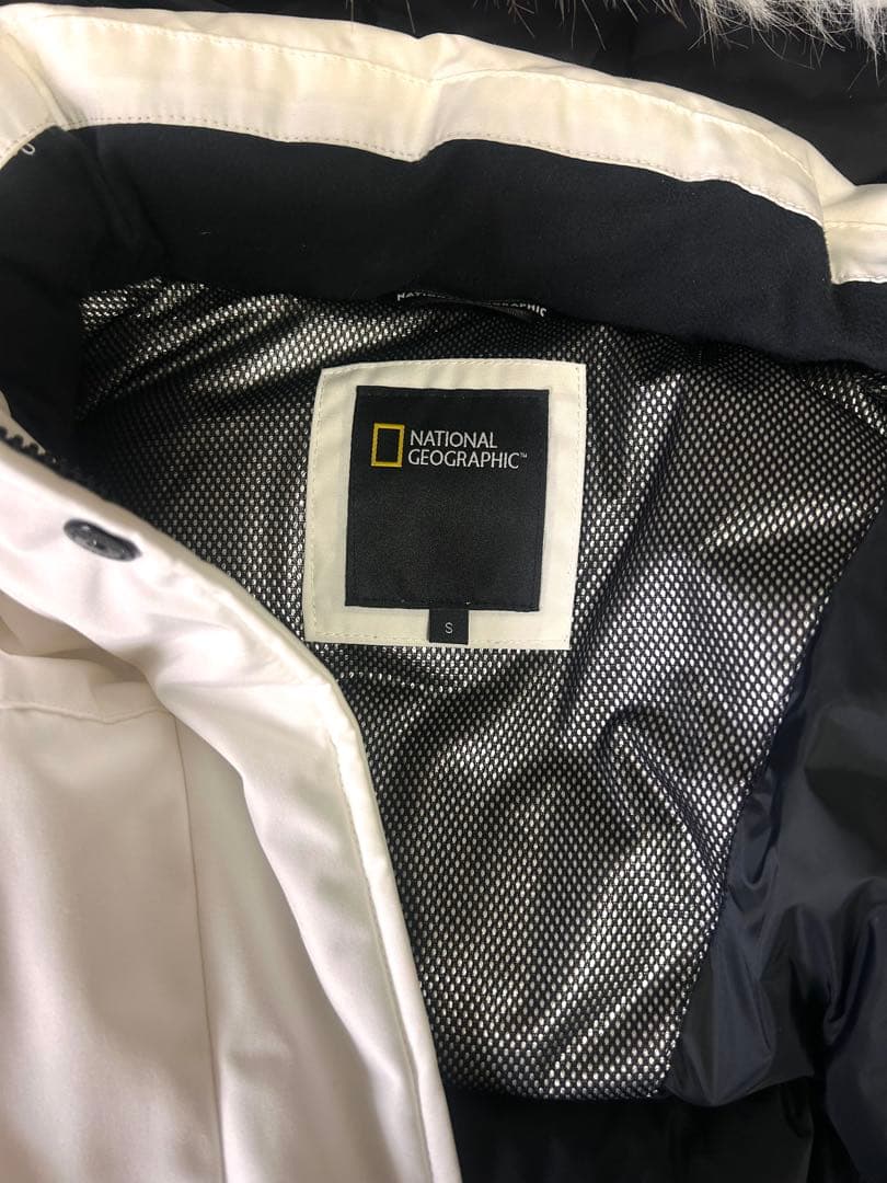 てて NATIONAL GEOGRAPHIC ダウンジャケット ホワイト