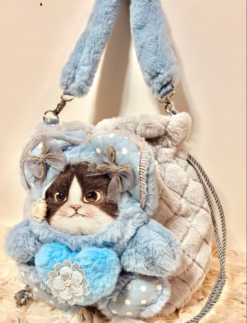 コヤンイサムチョン　ビーズファーのフワフワ肩掛けバッグ　ジョーズ　ハンドメイド