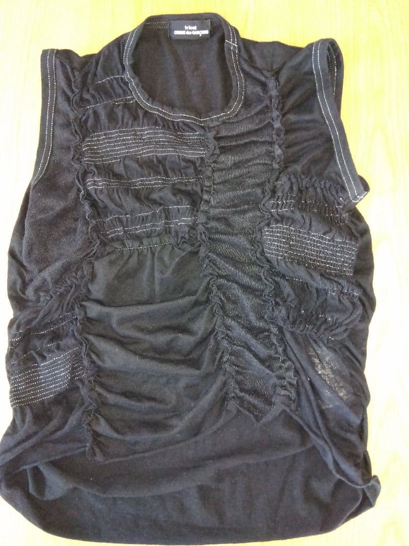 Comme des Garçons ブラックノースリーブカットソー