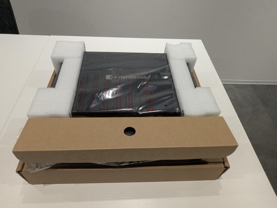 2025年購入 保証期間内 一月のみ使用 i5 16GB 512MBノート PC