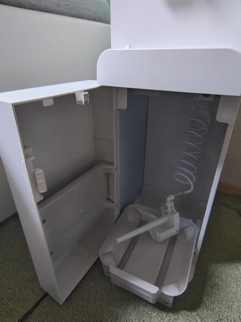 プレミアムウォーター　 ウォーターサーバー本体　famfit ホワイト