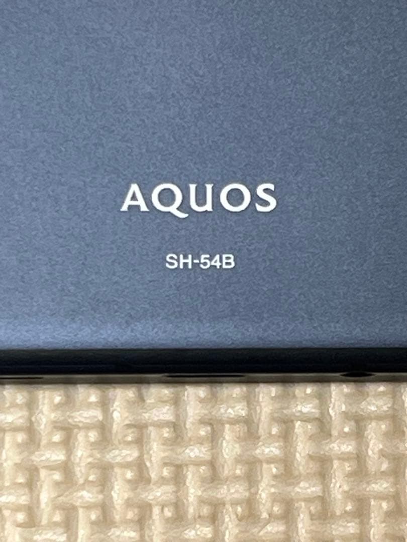 docomo AQUOS SH-54B 本体のみ SIMロック解除済み