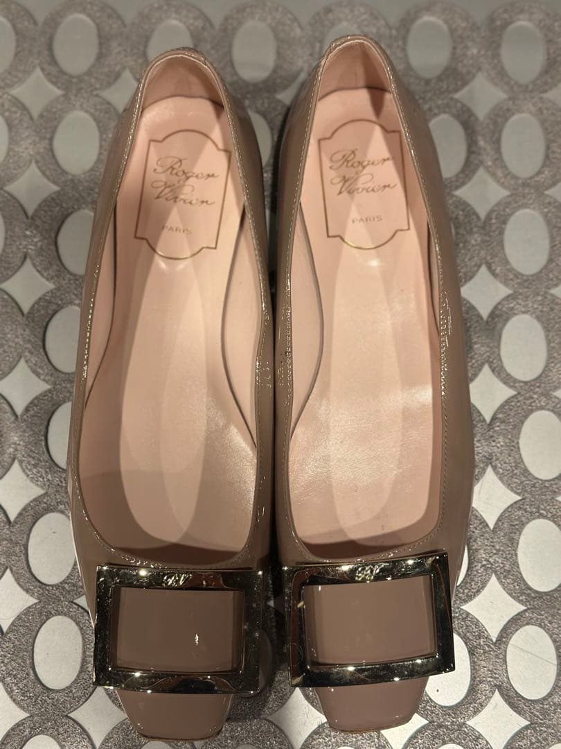 ロジェヴィヴィエ　フラットシューズ　ベージュ