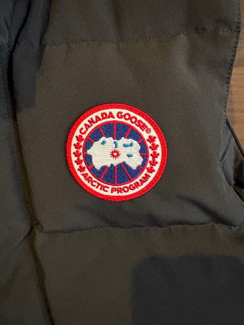  カナダグース ダウンベスト