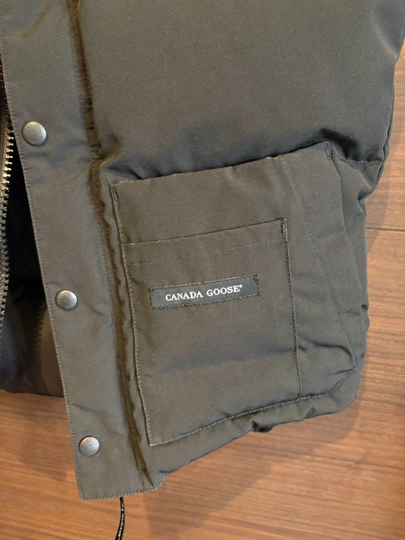  カナダグース ダウンベスト