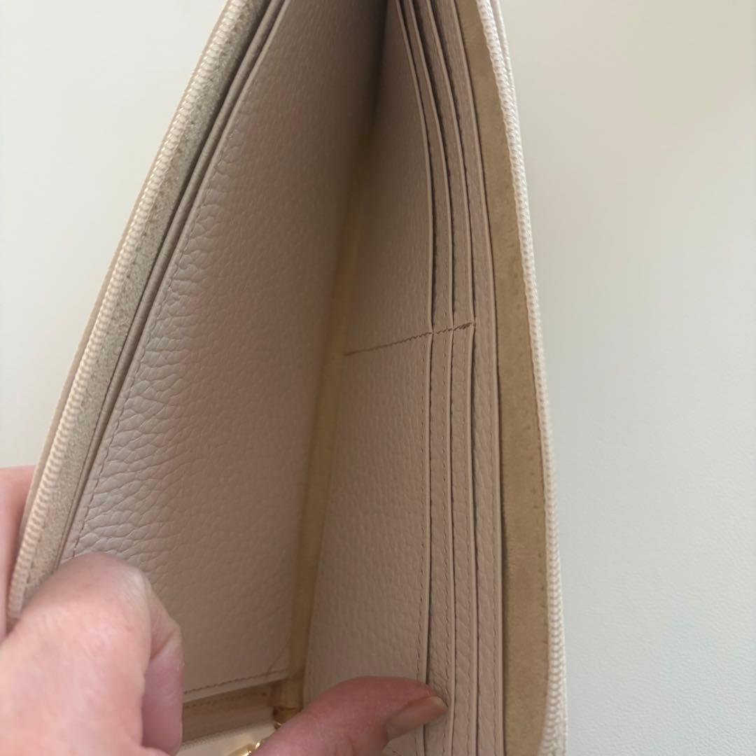 週末特価❗️美品 アタオ リモケリー L字ファスナー長財布 アイビスホワイト
