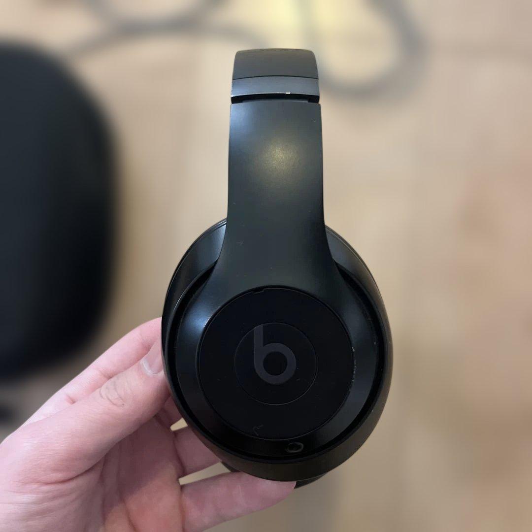 Beats ワイヤレスヘッドホン ブラック 収納ケース付き