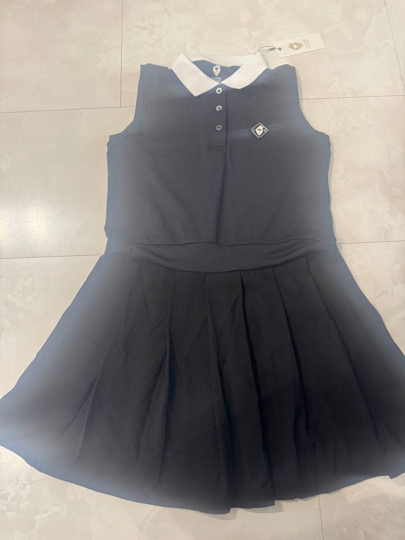 V12 ゴルフワンピース 黒とターコイズ　Mサイズ　(各一点)