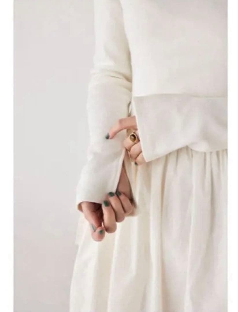 M_エムンダーバーホワイト Vネック 長袖 ロングワンピース