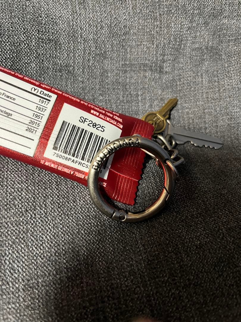 BALENCIAGA スナックバー風キーホルダー